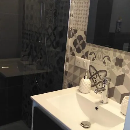 Au 157 - Locations * Contrexeville