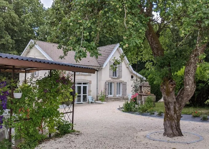 Au 157 - Locations * Contrexeville