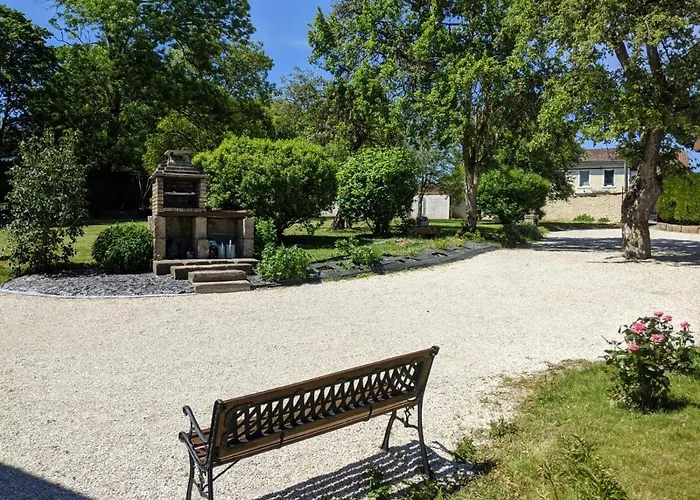 Au 157 - Locations * Contrexeville