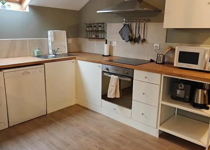 Au 157 - Locations * Contrexeville